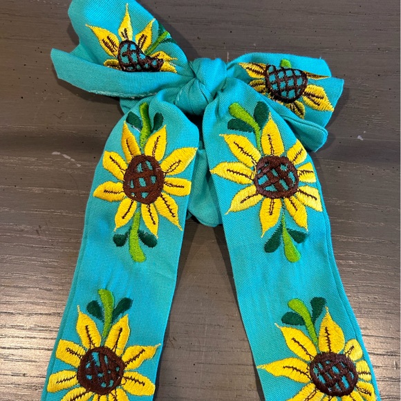 NWOT Sunflower Turquoise Bow Scrunchie - Picture 2 of 4